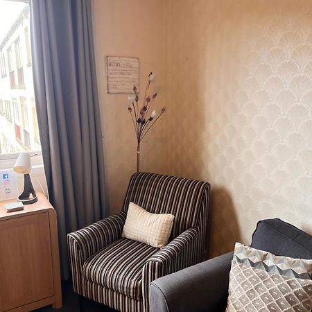 Crags View Apartment On The Royal Mile EDI Exterior foto